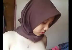 Indonesian Malay Hijabi Sultry 01