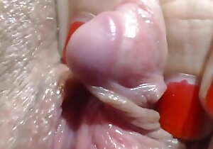 Heavy clit ground-breaking close up amateur video