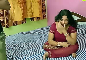 Indian Hawt xxx bhabhi having sex with small penis boy! That babe is beg for happy!