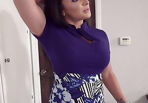 My Stepmom Has A Go steady with - S1:E4