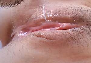 Extreme Accommodate oneself to Up Clitoris ! Eating Squirting Unshaved Wet Slit