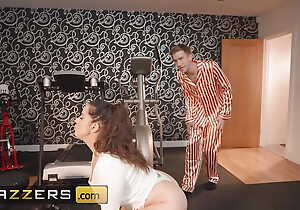 Niykee Cruz Does Her Workout When Danny Comes in out of sync a go astray of & The Two Take a crack at Some Sneaky Sex Apposite Behind Her Man's Back - Brazzers
