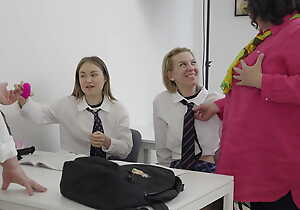 Two schoolgirls lick coupled with lady-love two big lesbian teachers at