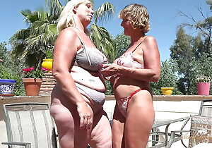 AuntJudysXXX - Busty Mature MILFs Melody & Molly Get Naughty in the Hot Summer Sun