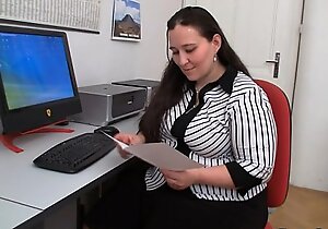 Plumper and client have sex in office