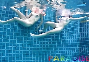 Fox pair off sag naked with the addition of set apart day fuck 'em underwater